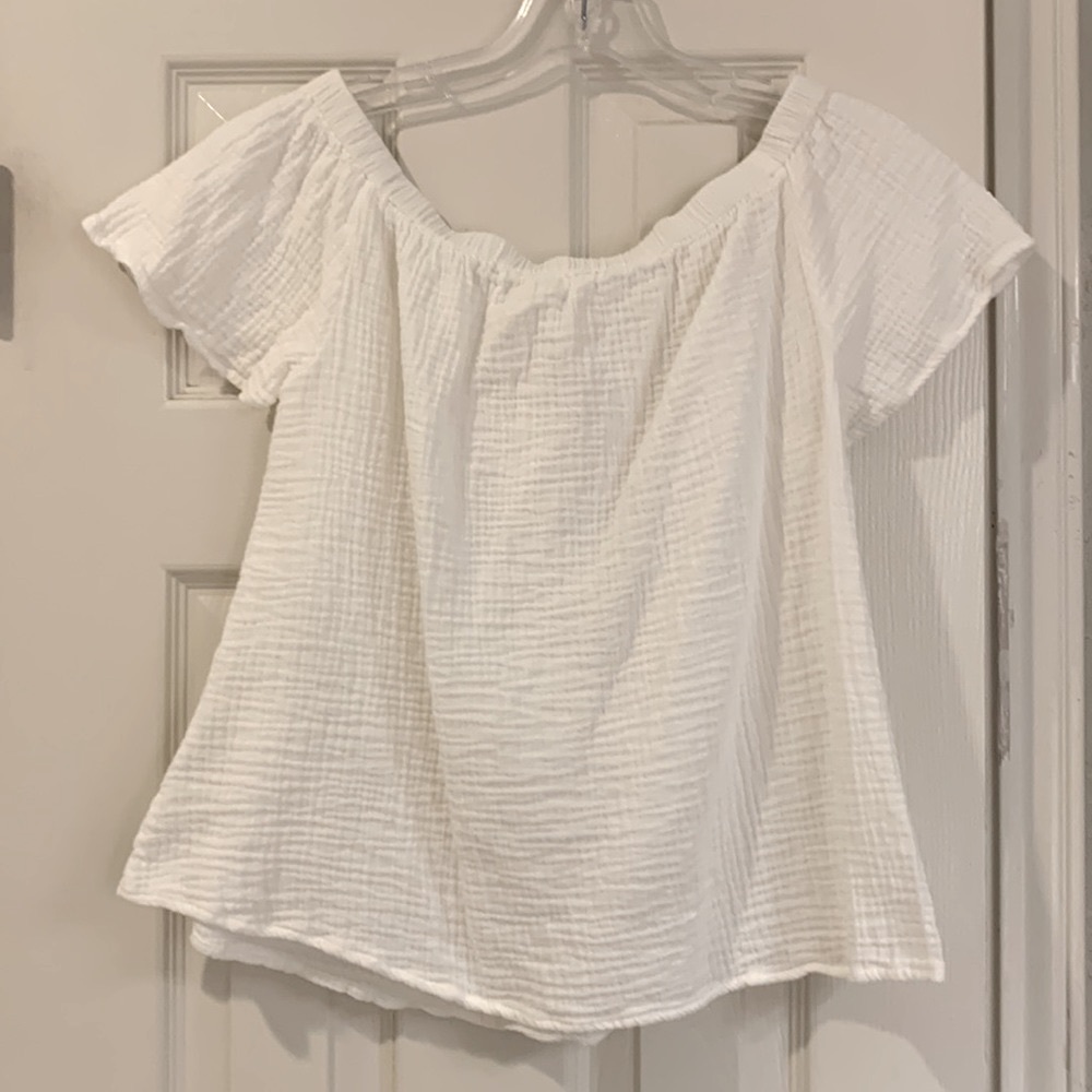 Adiva white soft summer top with flutter sleeve - size M - Picture 2 of 4